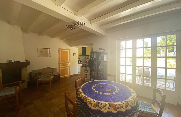 Pont l'Abbé d'Arnoult, maison de caractère, avec terrasse, stationnement aérien et couvert — photo 5
