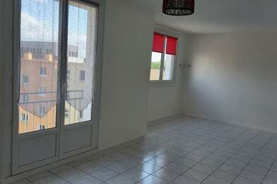 Appartement 5 pièces 870 €
