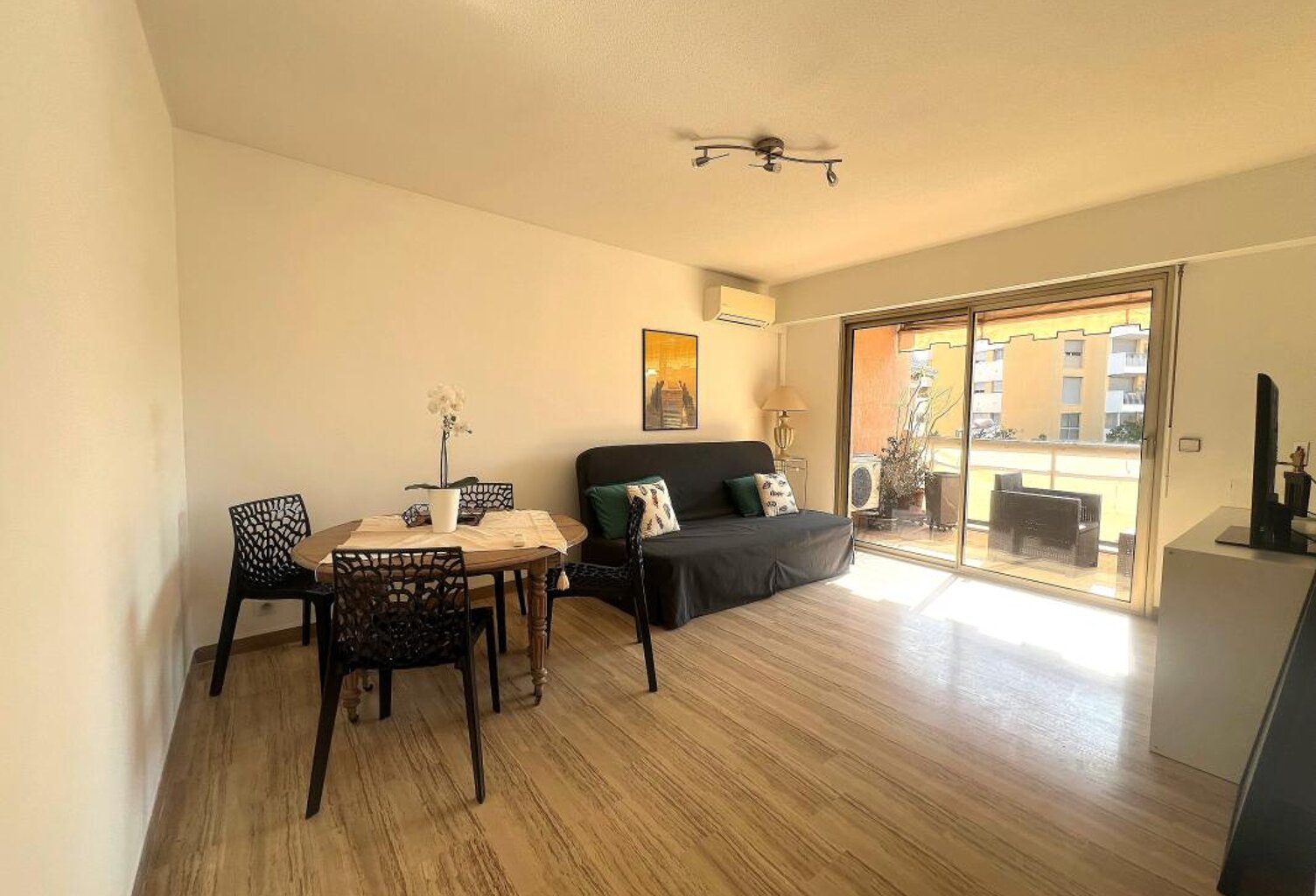 APPARTEMENT 2P AVEC TERRASSE CANNES — photo 1
