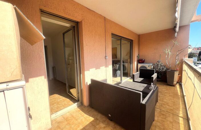 APPARTEMENT 2P AVEC TERRASSE CANNES — photo 2