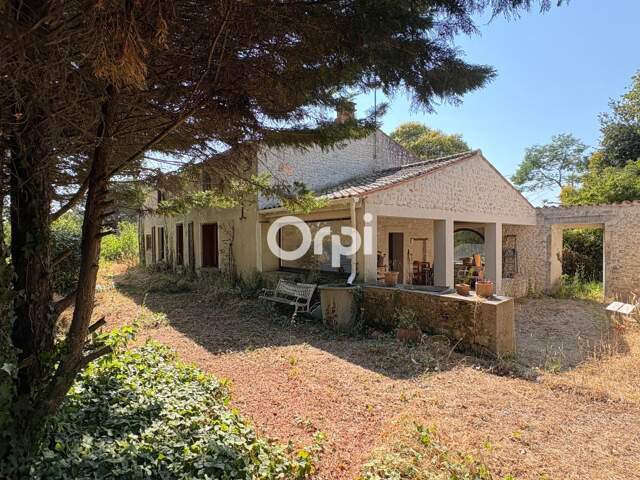 Maison 4 pièces à SAINT-JUST-LUZAC — photo du bien