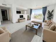 Appartement à vendre 4 pièces LA CIOTAT (13) -  terrasse vue mer - cave - au calme - à pieds centre ville — photo 2