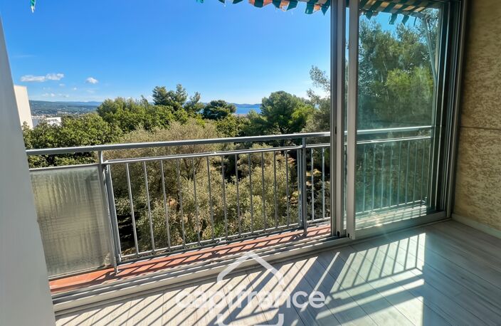 Appartement à vendre 4 pièces LA CIOTAT (13) -  terrasse vue mer - cave - au calme - à pieds centre ville — photo 4