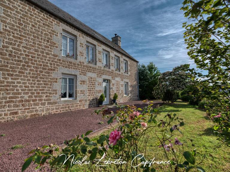 Maison en pierre rénovée de 202 m² – 4 chambres + studio indépendant – Dépendance de 100 m² – Terrain clos de 2 775 m² — photo 1