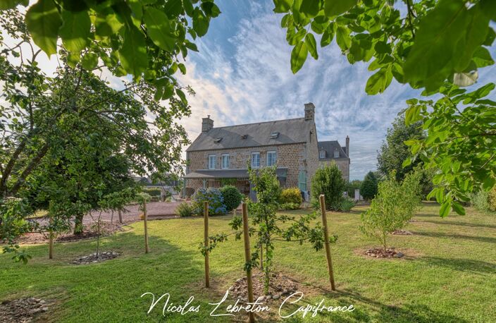 Maison en pierre rénovée de 202 m² – 4 chambres + studio indépendant – Dépendance de 100 m² – Terrain clos de 2 775 m² — photo 2