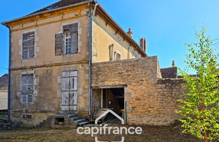 LORMES (Morvan) – Ancien hôtel particulier du XVIIIᵉ siècle – 780 m² de caractère à restaurer — photo 3