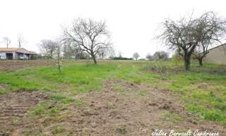 Terrain  3386 m² à vendre à Saint-Julien-l'Ars (86800)