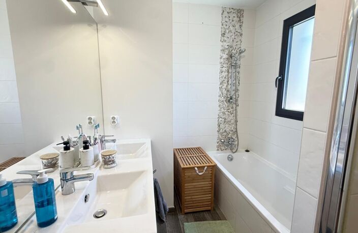 Maison à vendre 4 pièces CEYRESTE (13) — photo 3