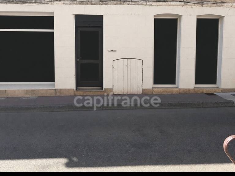 Local/bureau plus studio à vendre AUXERRE (89) local de 55 m2 plus  stuio de 28 m2 — photo 1