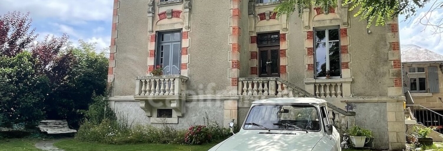 Maison 15 Pièces 237 m² à vendre à Puy-de-Serre (85240)