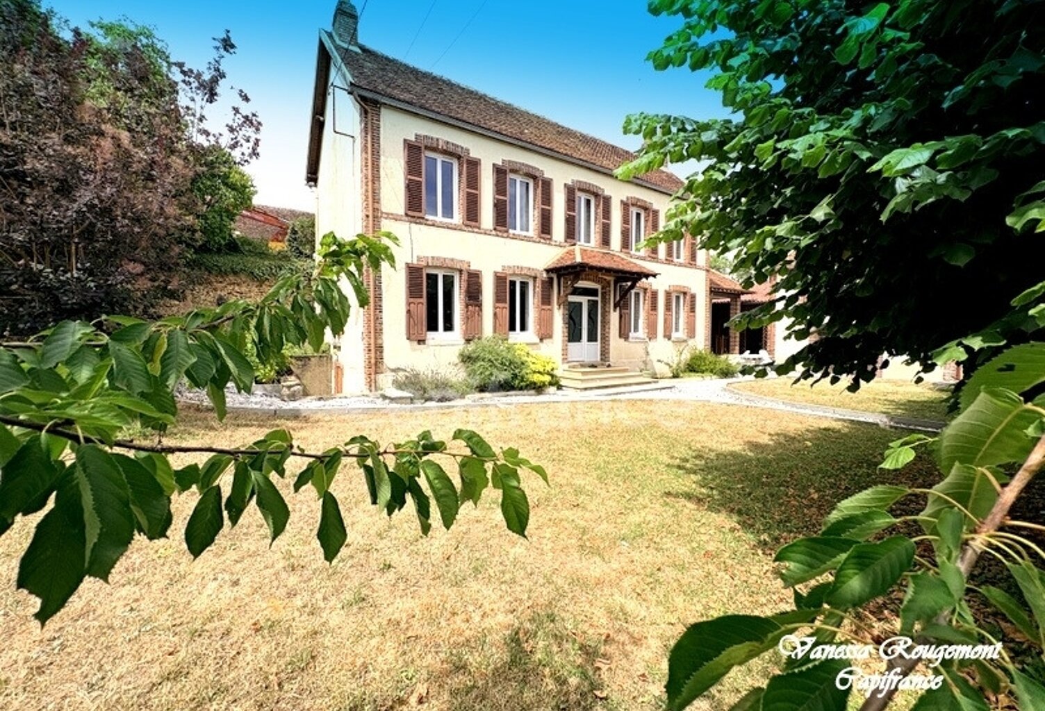 Maison à vendre 7 pièces LA CELLE SAINT CYR (89) — photo 1