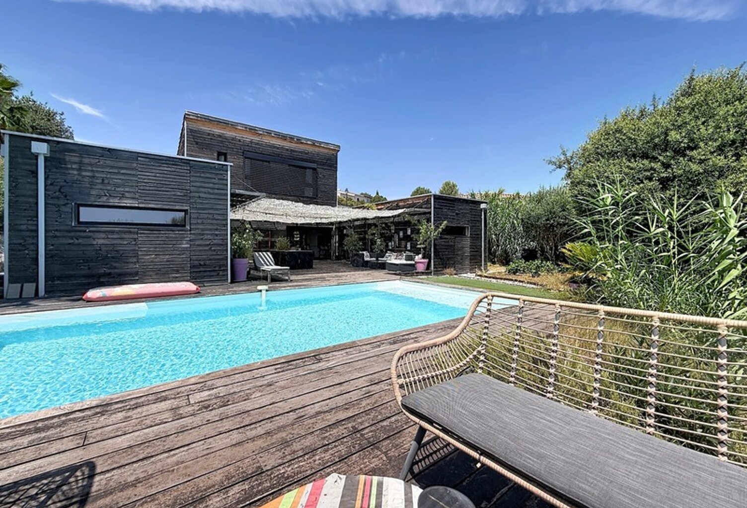 JUVIGNAC : FONTCAUDE – VILLA CONTEMPORAINE EN BOIS AVEC PISCINE ET VUE PANORAMIQUE SUR LE GOLF — photo 1