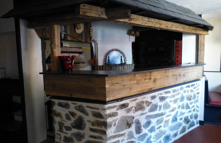 Murs commerciaux, Fonds de commerce, et appartement T5 à vendre SAMOENS (74) — photo 2