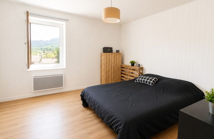 APPARTEMENT 2 PIECES - CLUSES (Haute-Savoie) — photo 2