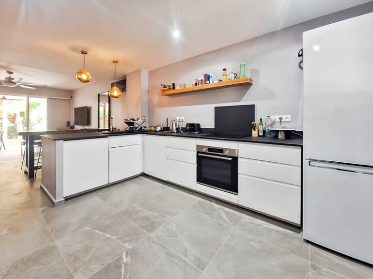 À VENDRE CONFORTABLE MAISON MITOYENNE 2 CHAMBRES SUR LE PARC DE LA BAIE ORIENTALE, SAINT-MARTIN (97150) — photo 1