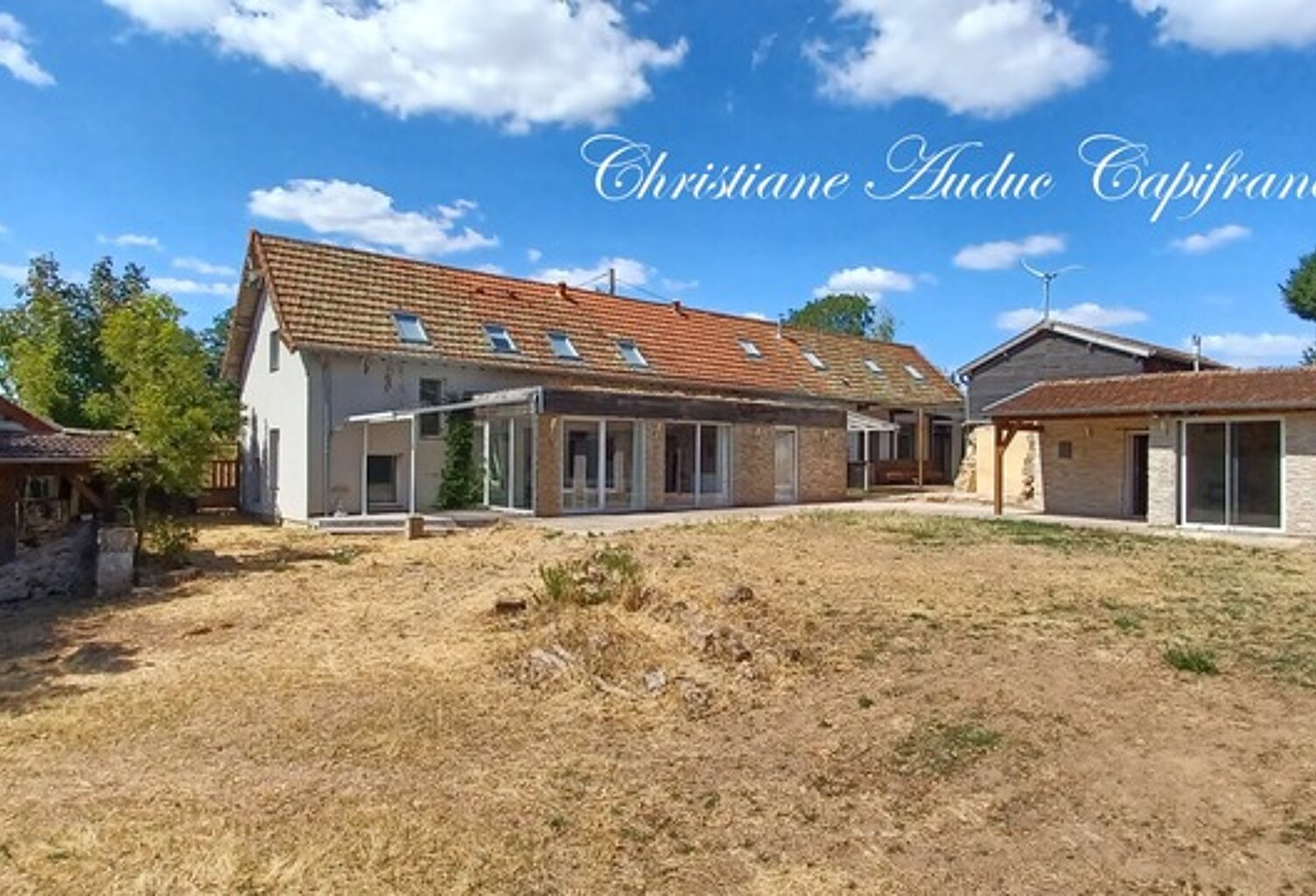 Entre Cluny et Charolles, vaste propriété de 250 m², sur terrain de 2 800   m² — photo 1