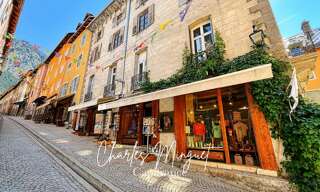 Commerce 6 Pièces 214 m² à vendre à Briançon (05100)