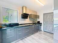 EXCLUSIVITÉ – GOUESNAC’H – MAISON FAMILIALE DE 150 M² AVEC PISCINE ET TERRAIN DE PLUS DE 2 100 M² — photo 2