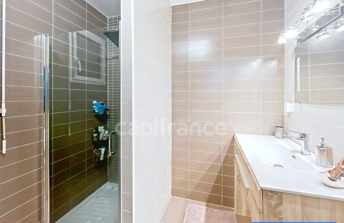 EXCLUSIVITÉ – GOUESNAC’H – MAISON FAMILIALE DE 150 M² AVEC PISCINE ET TERRAIN DE PLUS DE 2 100 M² — photo 4