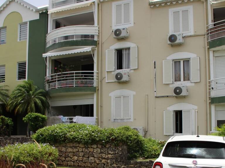 Superbe Duplex T4 de 105 m² – Vues Mer, Forêt et Parc – Baie-Mahault — photo 1