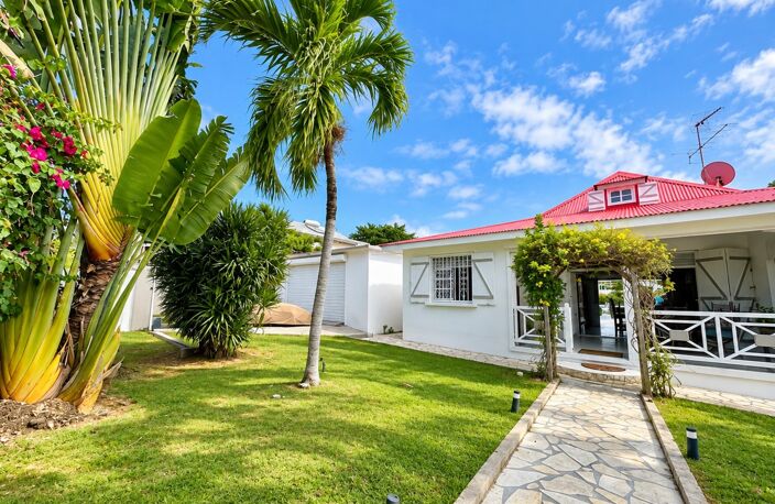 À VENDRE – VILLA DE CHARME AVEC PISCINE & ANNEXES – SAINT-FRANÇOIS — photo 3
