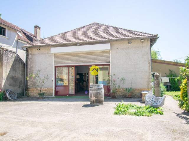 Magasin au centre de St-Cyprien — photo du bien