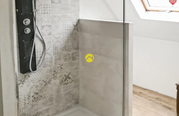IMMEUBLEDE 360 M² 3 APPARTEMENTS — photo 5