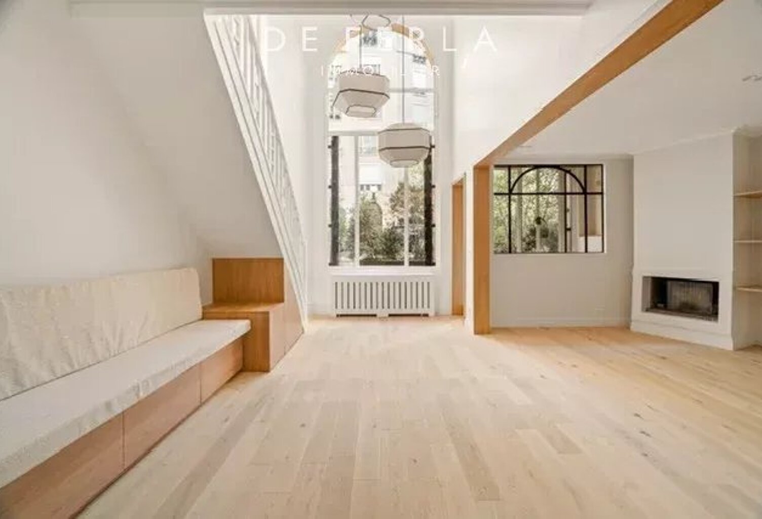 Atelier d'artiste, esprit loft en plein coeur du XVIème arrondissement — photo 1