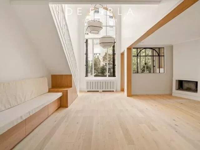 Atelier d'artiste, esprit loft en plein coeur du XVIème arrondissement — photo du bien