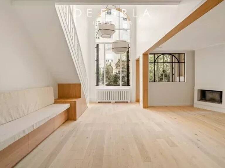 Atelier d'artiste, esprit loft en plein coeur du XVIème arrondissement — photo 1