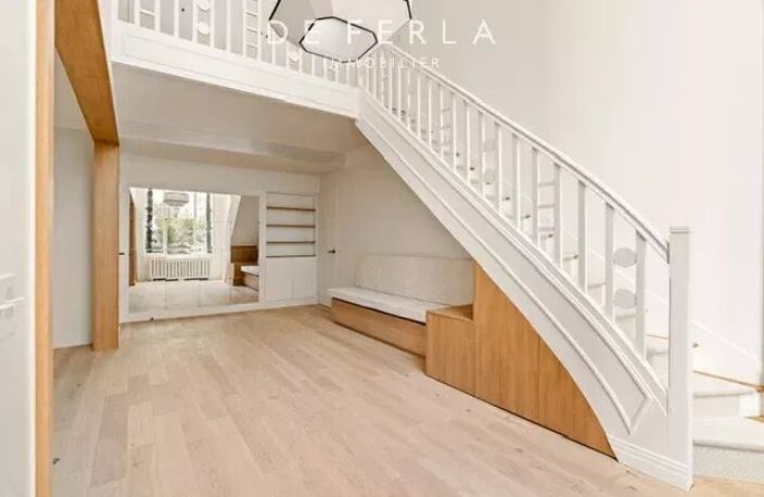 Atelier d'artiste, esprit loft en plein coeur du XVIème arrondissement — photo 4