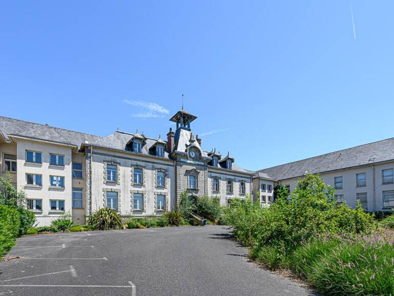 Ensemble immobilier - 13 310 m² - Guémené-sur-Scorff (56) — photo 1