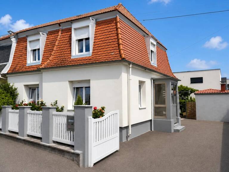 68390 SAUSHEIM – QUARTIER RÉSIDENTIEL RECHERCHÉ – MAISON FAMILIALE DE 200 m² – 7 PIÈCES – 5 CHAMBRES – SOUS-SOL AMÉNAGÉ – COMBLES EXPLOITABLES — photo 1