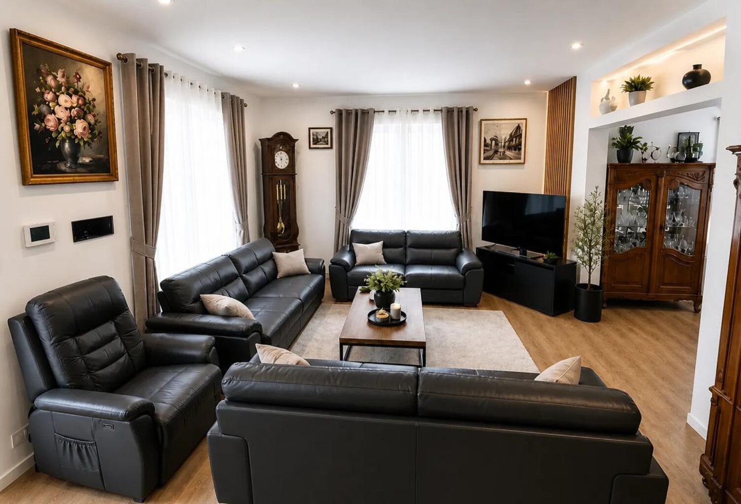 68390 SAUSHEIM – QUARTIER RÉSIDENTIEL RECHERCHÉ – MAISON FAMILIALE DE 200 m² – 7 PIÈCES – 5 CHAMBRES – SOUS-SOL AMÉNAGÉ – COMBLES EXPLOITABLES — photo 1
