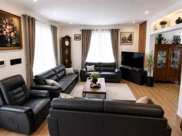 68390 SAUSHEIM – QUARTIER RÉSIDENTIEL RECHERCHÉ – MAISON FAMILIALE DE 200 m² – 7 PIÈCES – 5 CHAMBRES – SOUS-SOL AMÉNAGÉ – COMBLES EXPLOITABLES — photo du bien