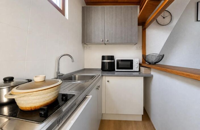 PRÈS DE VILLENEUVE-LE-ROI – APPARTEMENT 2 PIÈCES — photo 5