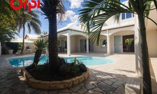 Maison 4 Pièces 162 m² à louer à Saint-Pierre (97432)