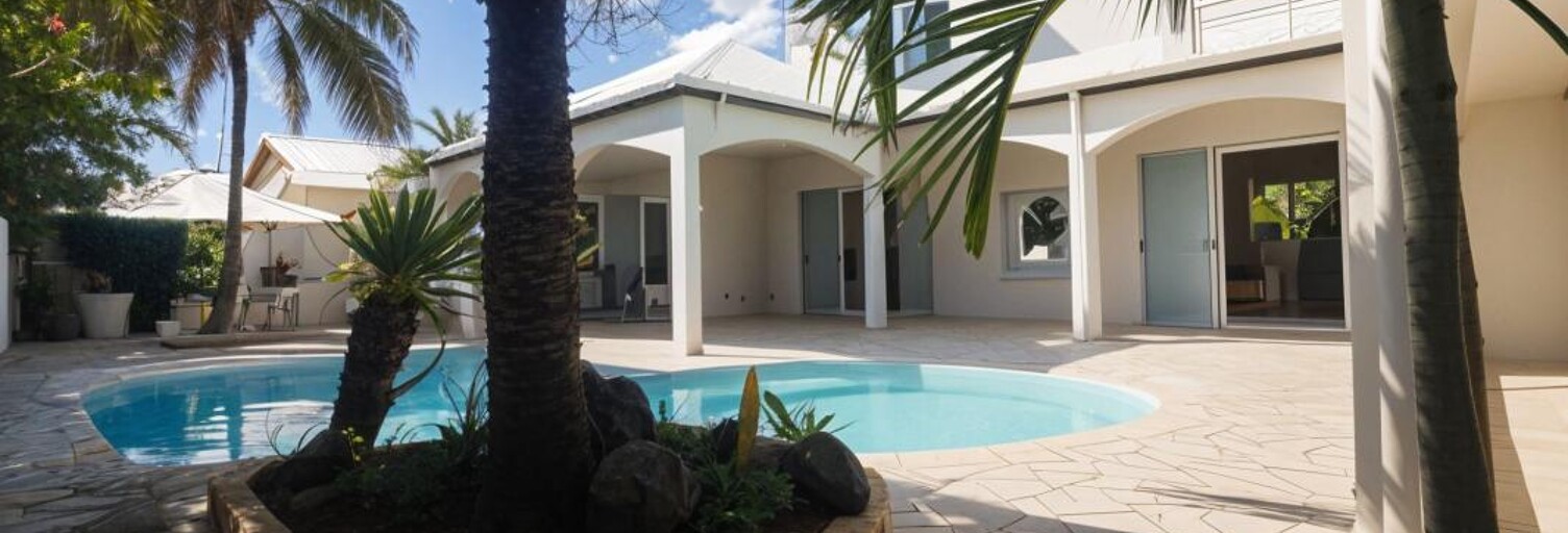 Maison 4 Pièces 162 m² à louer à Saint-Pierre (97432)
