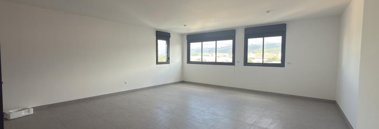Bureau  45 m² à louer à Saint-André (97440)
