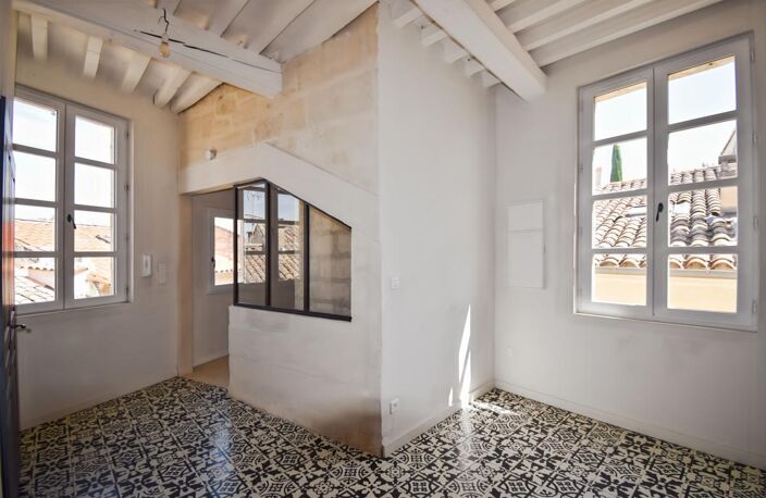 Centre d'Uzès, beau duplex rénové et climatisé — photo 3