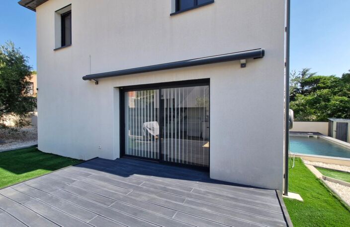 Villeneuve Les Avignon, Maison moderne À Vendre, parfait état, 107 m², 4 chambres, Jardin, Piscine — photo 2