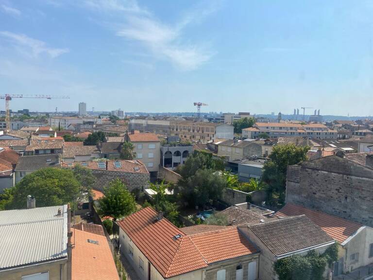 Appartement lumineux – Chartrons – 2 chambres (possibilité 3) – Parking — photo 1