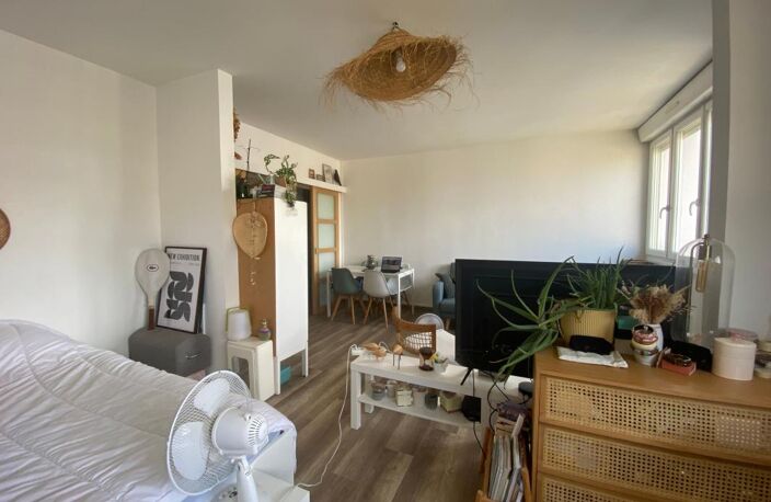 Appartement lumineux – Chartrons – 2 chambres (possibilité 3) – Parking — photo 4