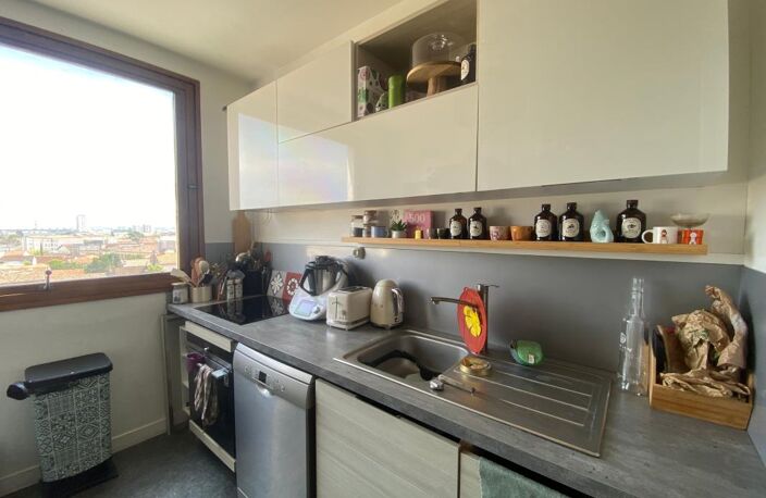 Appartement lumineux – Chartrons – 2 chambres (possibilité 3) – Parking — photo 5