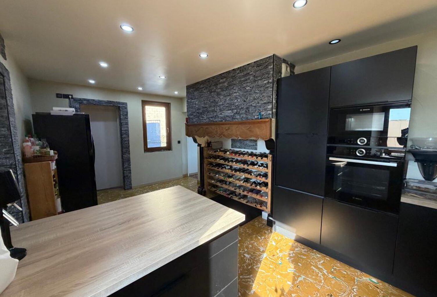Maison rénovée avec 6 chambres et grandes dépendances — photo 1