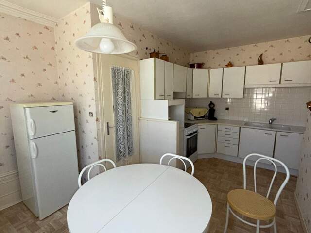 Appartement À Vendre — photo du bien