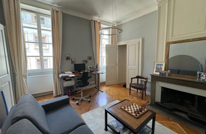 CHAMBÉRY - Centre historique - Vaste appartement 5 pièces - 152.09 m² — photo 4