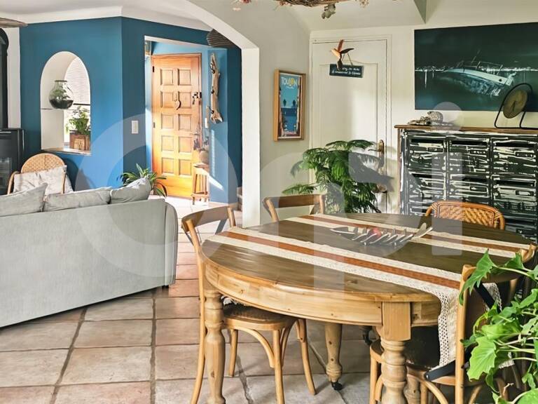 Maison de charme 124 m² – 4 chambres – Vue Mont Faron – Jardin intimiste – Cuisine d'été — photo 1
