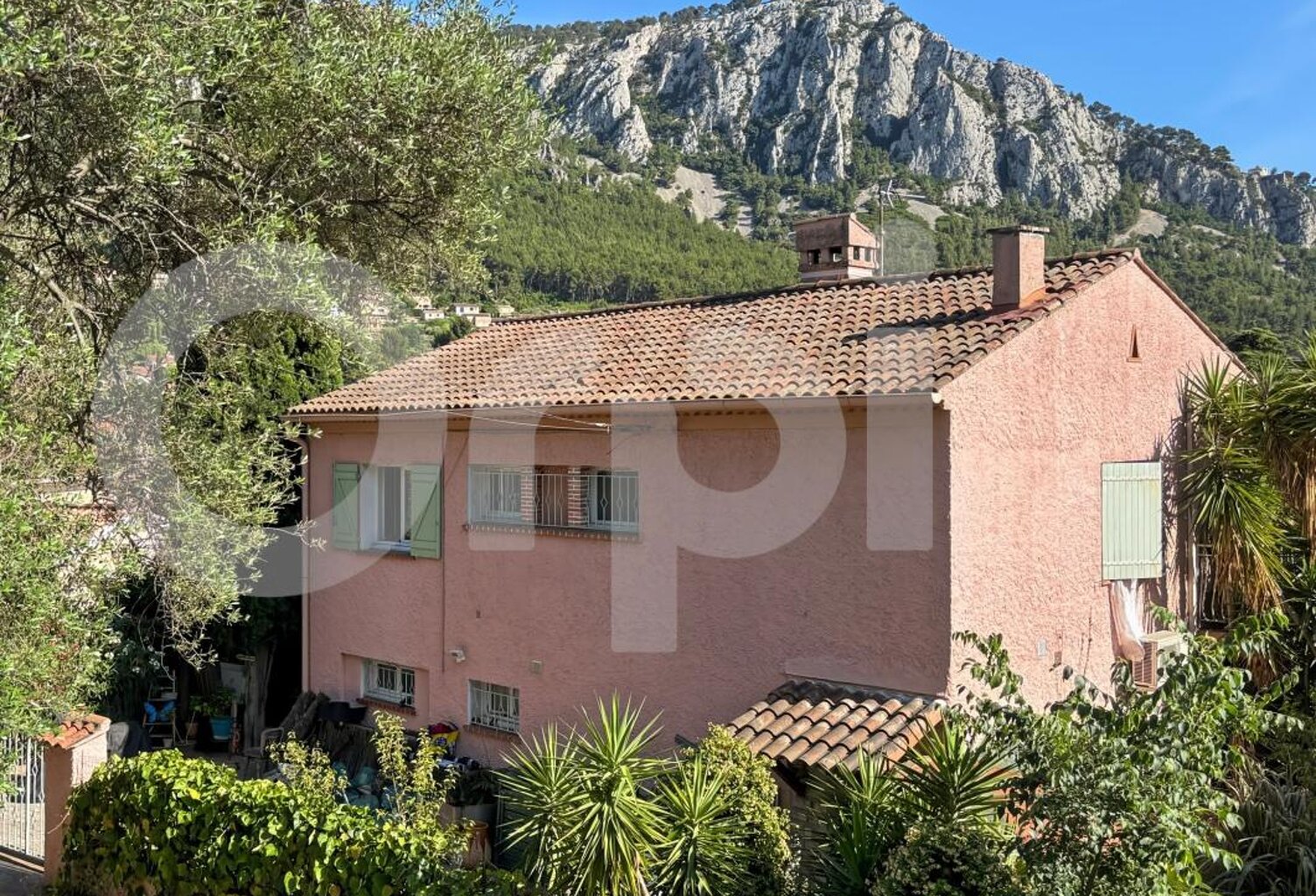 Maison de charme 124 m² – 4 chambres – Vue Mont Faron – Jardin intimiste – Cuisine d'été — photo 1
