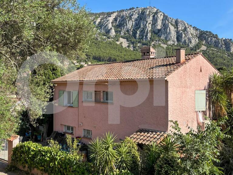 Maison de charme 124 m² – 4 chambres – Vue Mont Faron – Jardin intimiste – Cuisine d'été — photo 1